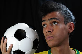 开云网站-战术板上的奇迹：分析冠军球队的战术布局，冠军技巧